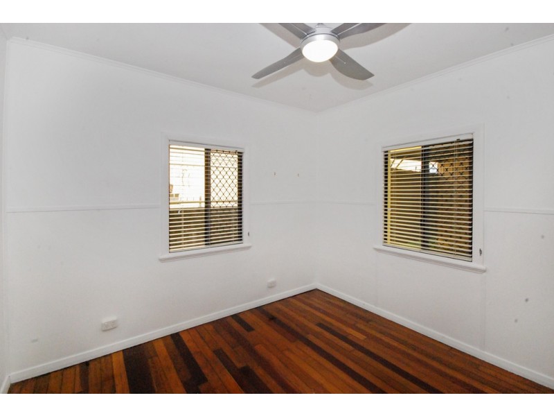 2/70 Stapylton Street, Coolangatta QLD 4225