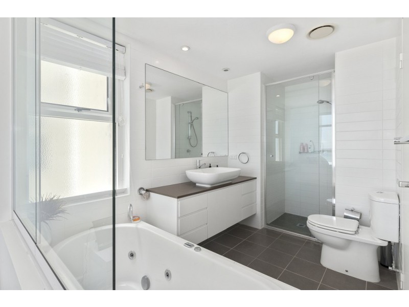 608/2 Creek Street, Coolangatta QLD 4225