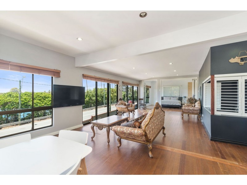 33 Kennedy Dr, Tweed Heads NSW 2485