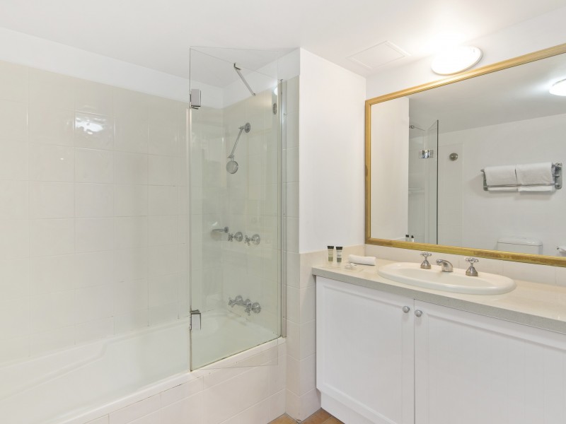 210/99 Griffith Street, Coolangatta QLD 4225