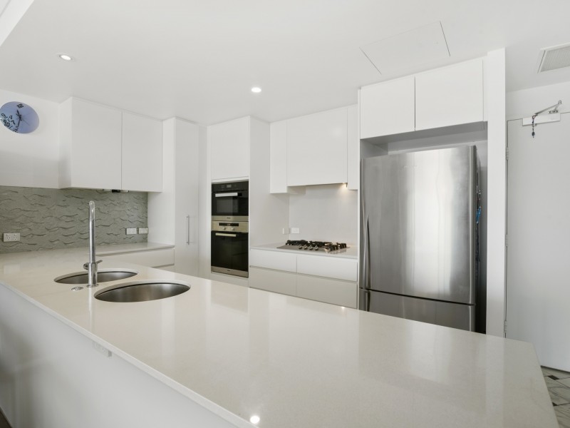 609/2 Creek Street, Coolangatta QLD 4225