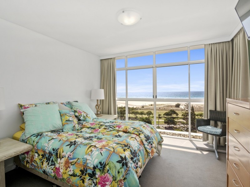 609/2 Creek Street, Coolangatta QLD 4225