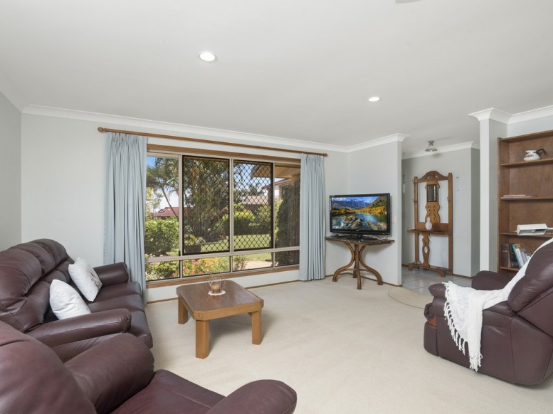 6 Bonny Glen Place, Banora Point NSW 2486