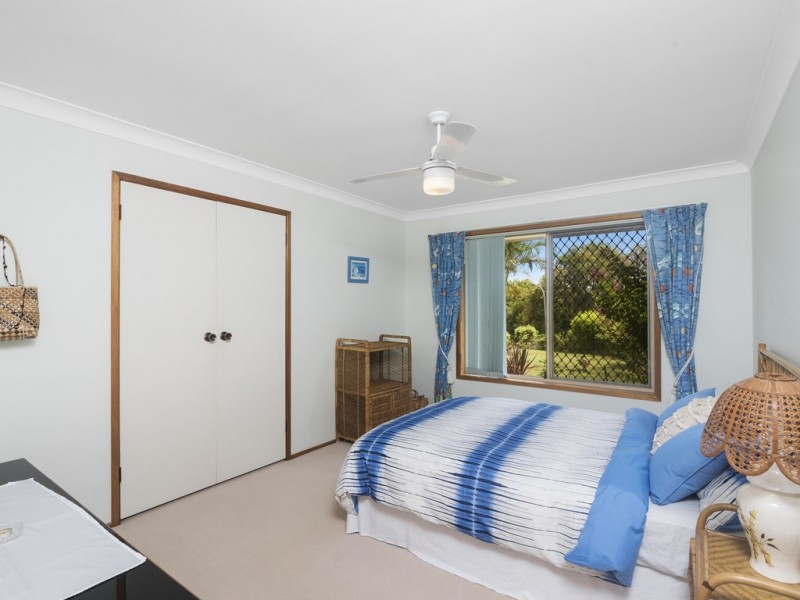 6 Bonny Glen Place, Banora Point NSW 2486