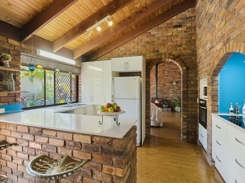 1 Coolabah Court, Banora Point NSW 2486