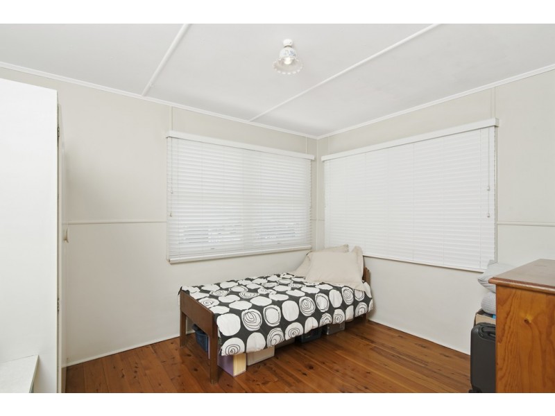 38 Miles St, Coolangatta QLD 4225