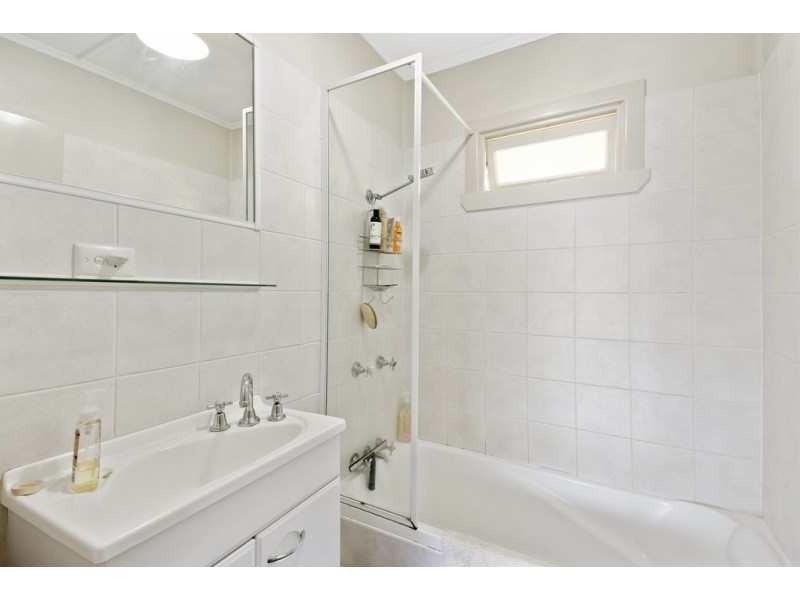 38 Miles St, Coolangatta QLD 4225