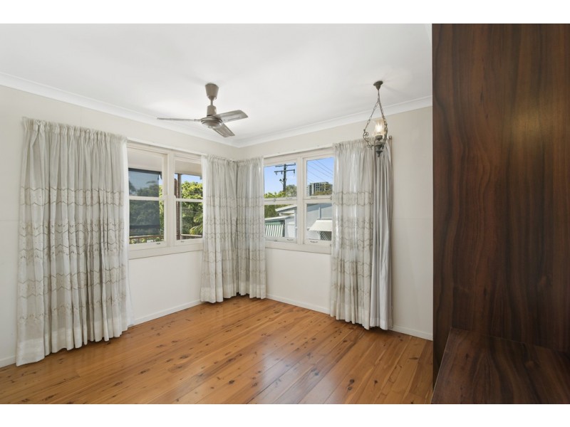38 Miles St, Coolangatta QLD 4225