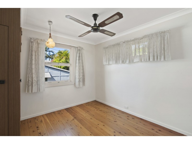 38 Miles St, Coolangatta QLD 4225