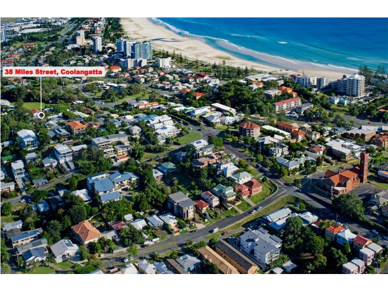 38 Miles St, Coolangatta QLD 4225