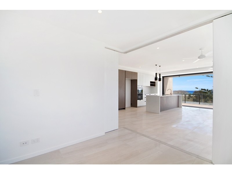 2/106 Pacific Parade, Bilinga QLD 4225