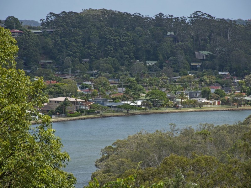 6 Lakeview Parade, Tweed Heads South NSW 2486