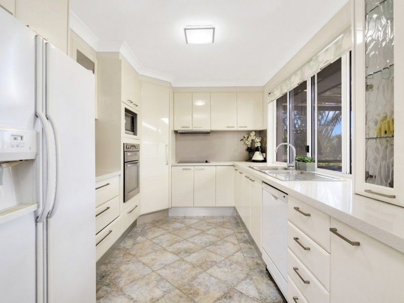 11 Cashel Crescent, Banora Point NSW 2486