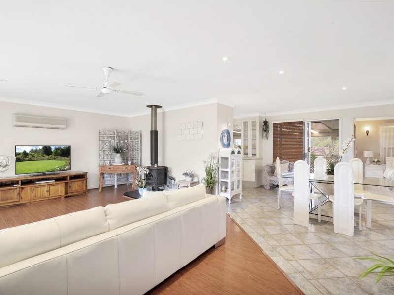 11 Cashel Crescent, Banora Point NSW 2486