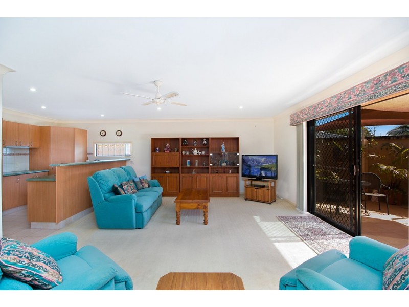 1/30 Woodlands Drive, Banora Point NSW 2486