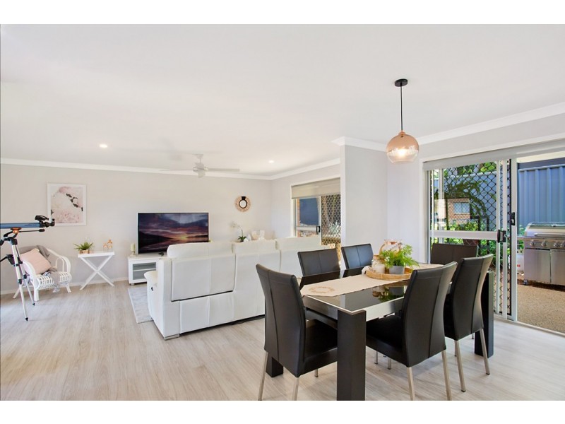 13 Uniacke Drive, Banora Point NSW 2486
