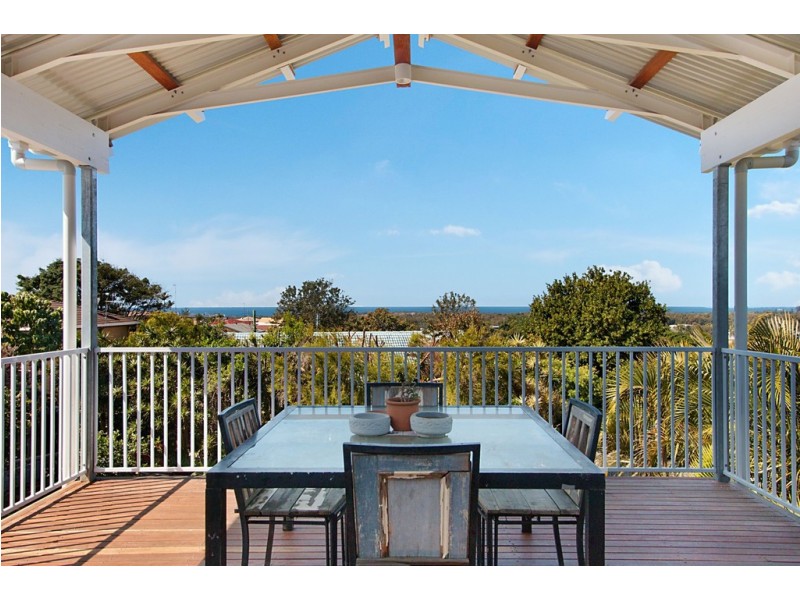 34 Pacific Drive, Banora Point NSW 2486
