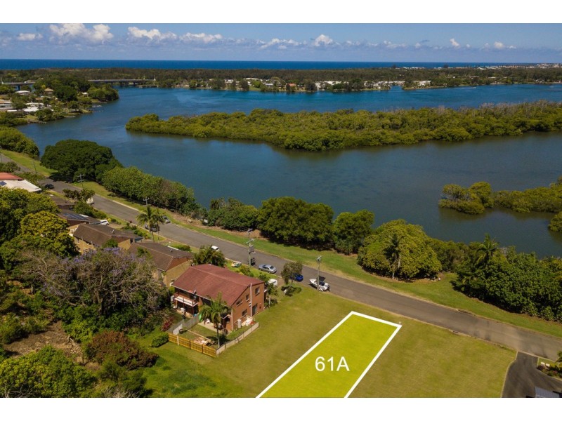 61A Bimbadeen Avenue, Banora Point NSW 2486