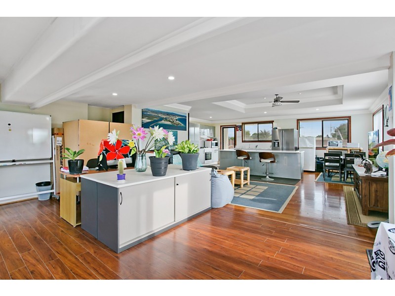 4 Sunset Blvd, Tweed Heads West NSW 2485