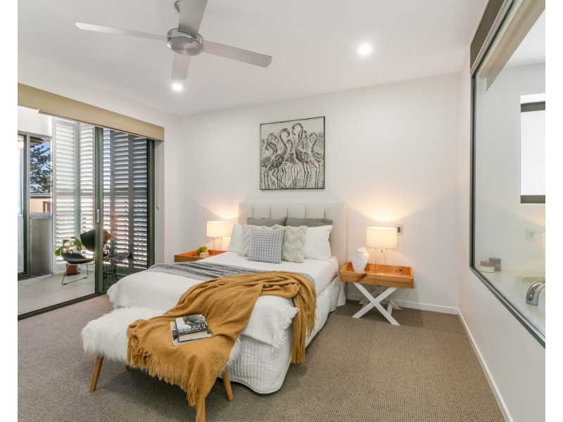 8/64 The Esplanade, Burleigh Heads QLD 4220