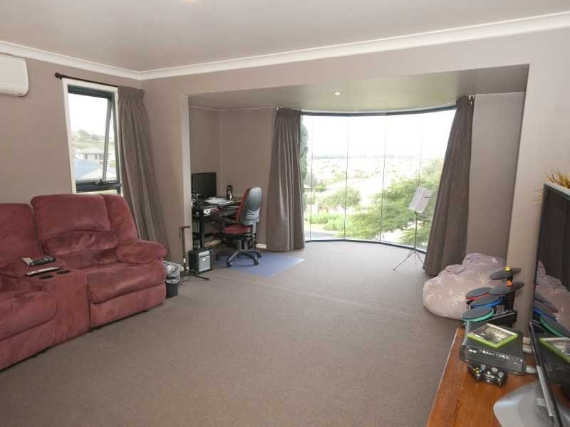 32 Daintree Close, Banora Point NSW 2486