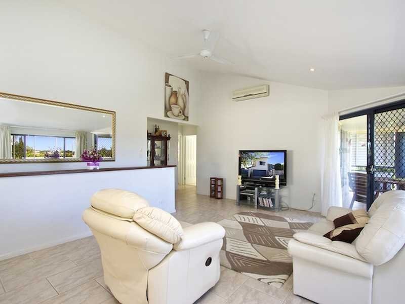 2/2 Daintree Close, Banora Point NSW 2486