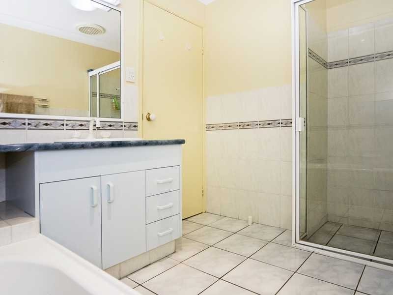 1/2 Cedar Ridge, Banora Point NSW 2486