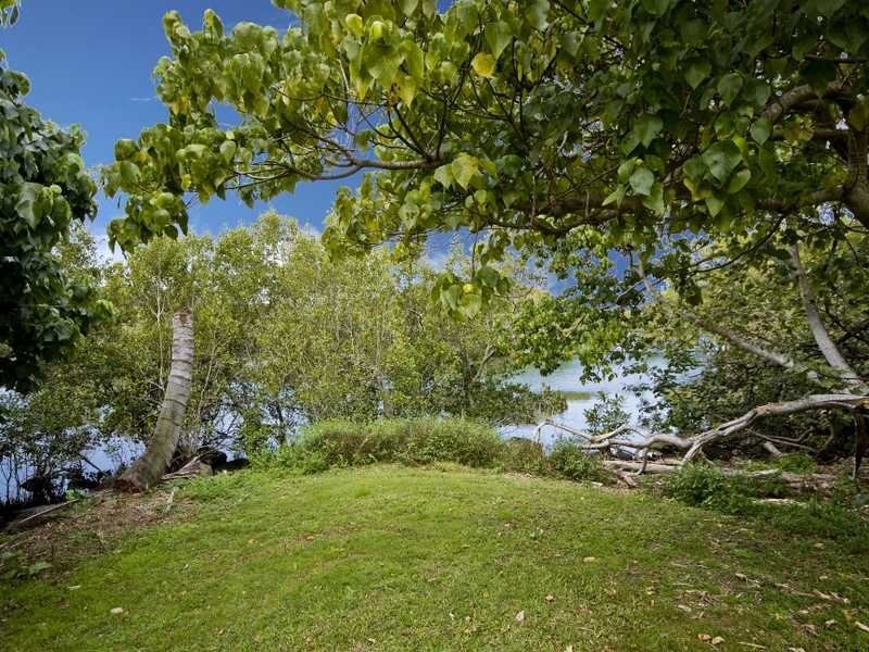 61 Bimbadeen Avenue, Banora Point NSW 2486