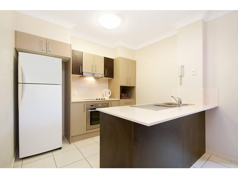 2/111-113 Golden Four Drive, Bilinga QLD 4225