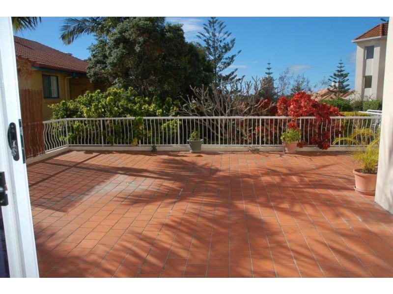 8/31 Dutton St, Coolangatta QLD 4225