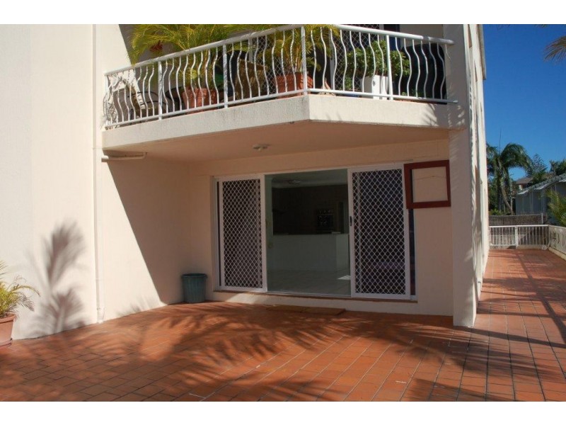 8/31 Dutton St, Coolangatta QLD 4225