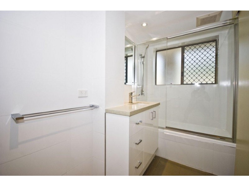 1/271 Golden Four Dr, Bilinga QLD 4225