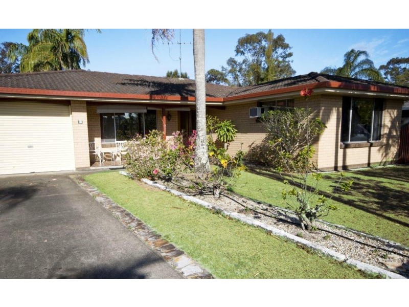 17 Blue Waters Crescent, Tweed Heads West NSW 2485