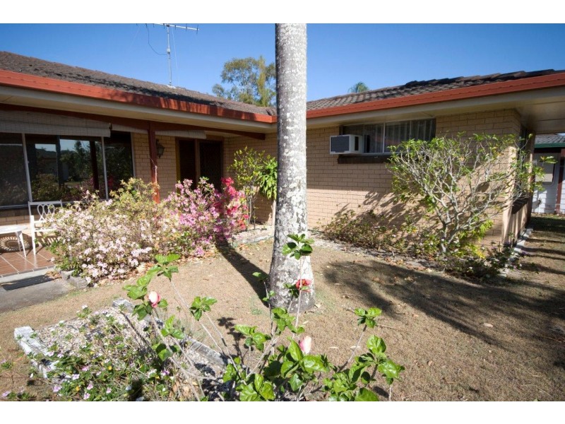 17 Blue Waters Crescent, Tweed Heads West NSW 2485