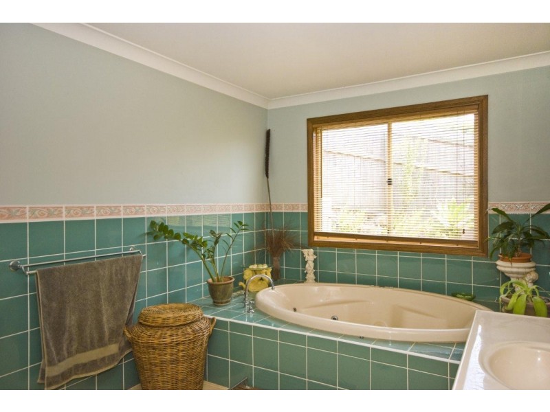 7 Kelburn Close, Banora Point NSW 2486
