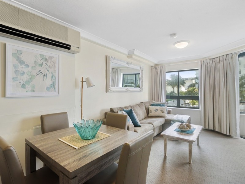 208/99 Griffith Street, Coolangatta QLD 4225