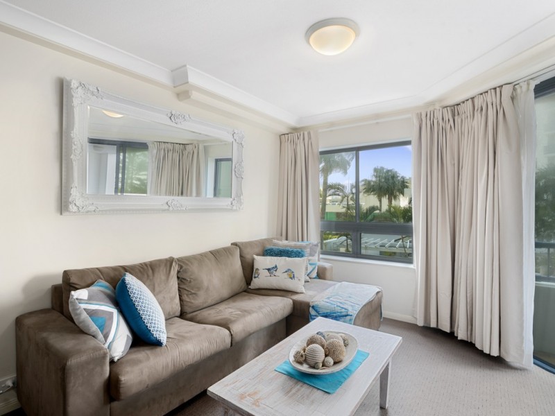 208/99 Griffith Street, Coolangatta QLD 4225