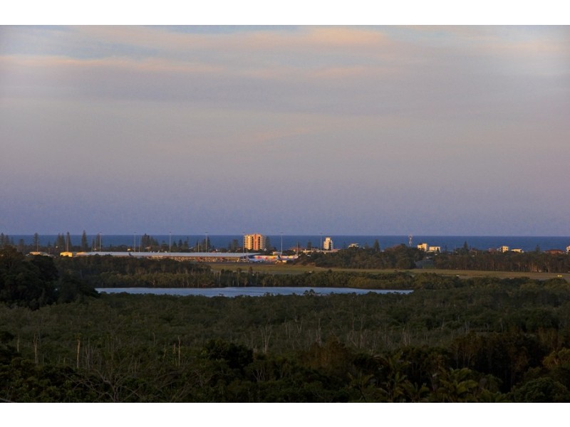 16 Myeerimba Parade, Tweed Heads West NSW 2485