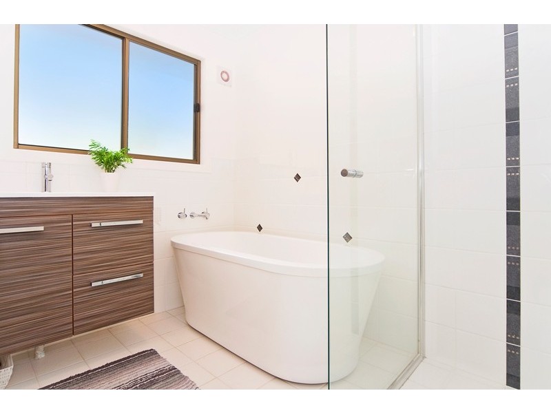 16 Myeerimba Parade, Tweed Heads West NSW 2485