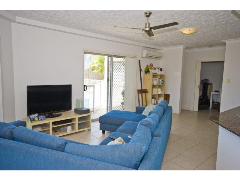 1/50 Miles Street, Coolangatta QLD 4225