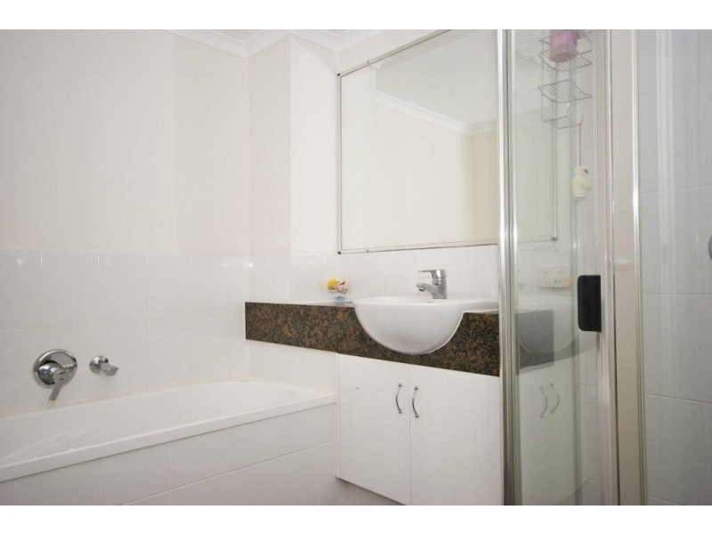 1/50 Miles Street, Coolangatta QLD 4225