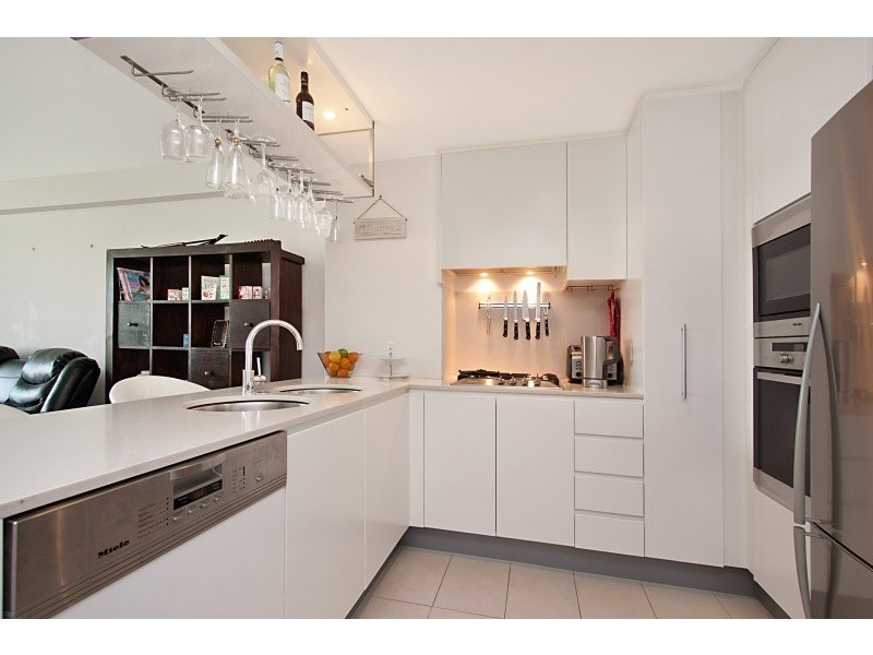002/2 Creek Street, Coolangatta QLD 4225