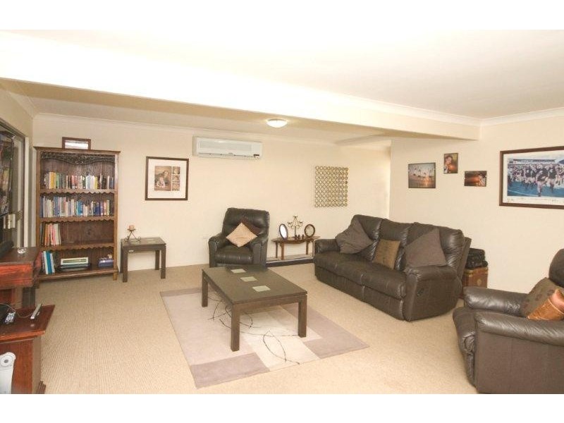 22 Lakes Drive, Tweed Heads West NSW 2485