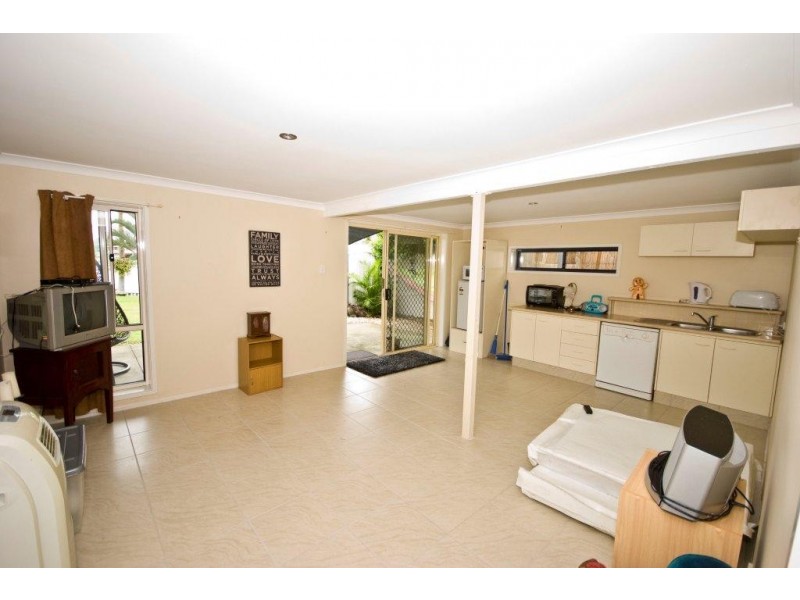 22 Lakes Drive, Tweed Heads West NSW 2485