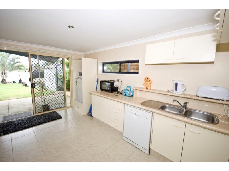 22 Lakes Drive, Tweed Heads West NSW 2485