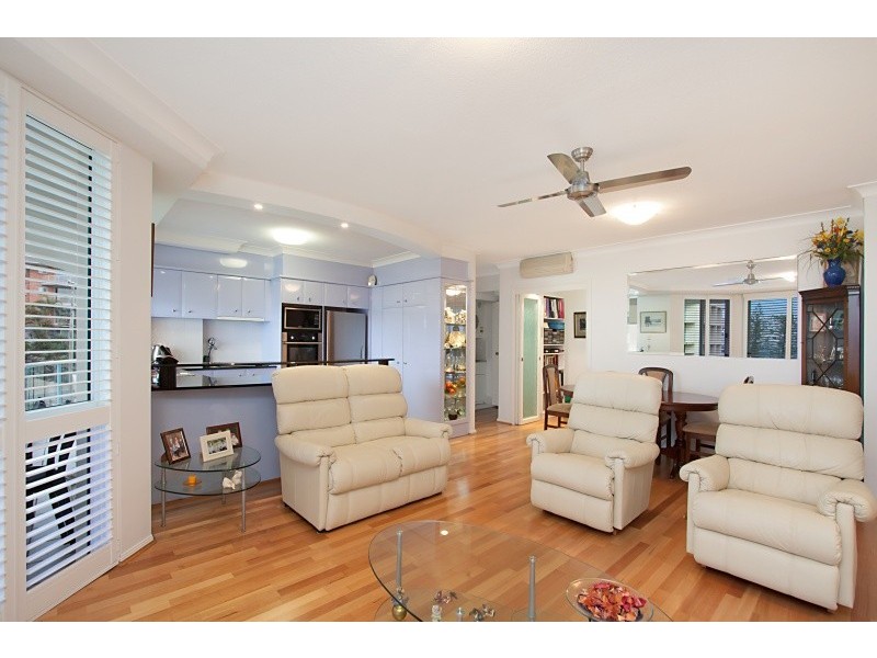 9/4 Eden Ave, Coolangatta QLD 4225