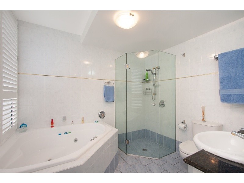 9/4 Eden Ave, Coolangatta QLD 4225