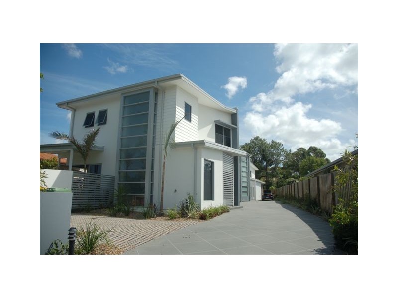 2/32 Korina Ave, Kirra QLD 4225