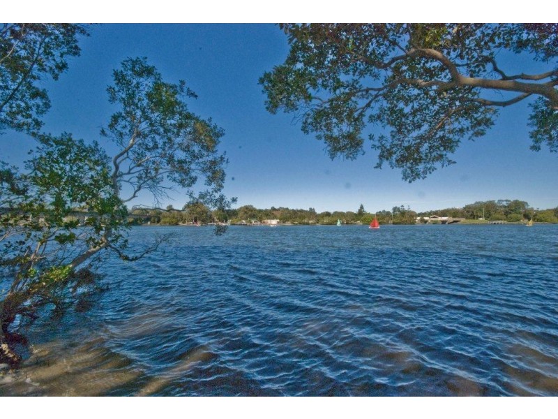 2/43 Blue Waters Crescent, Tweed Heads West NSW 2485