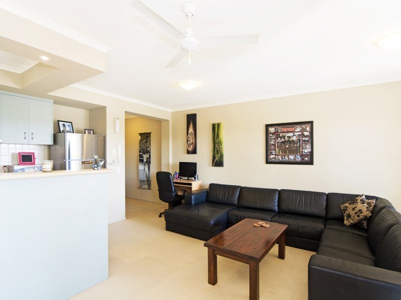 8/7 Stapylton Street, Coolangatta QLD 4225